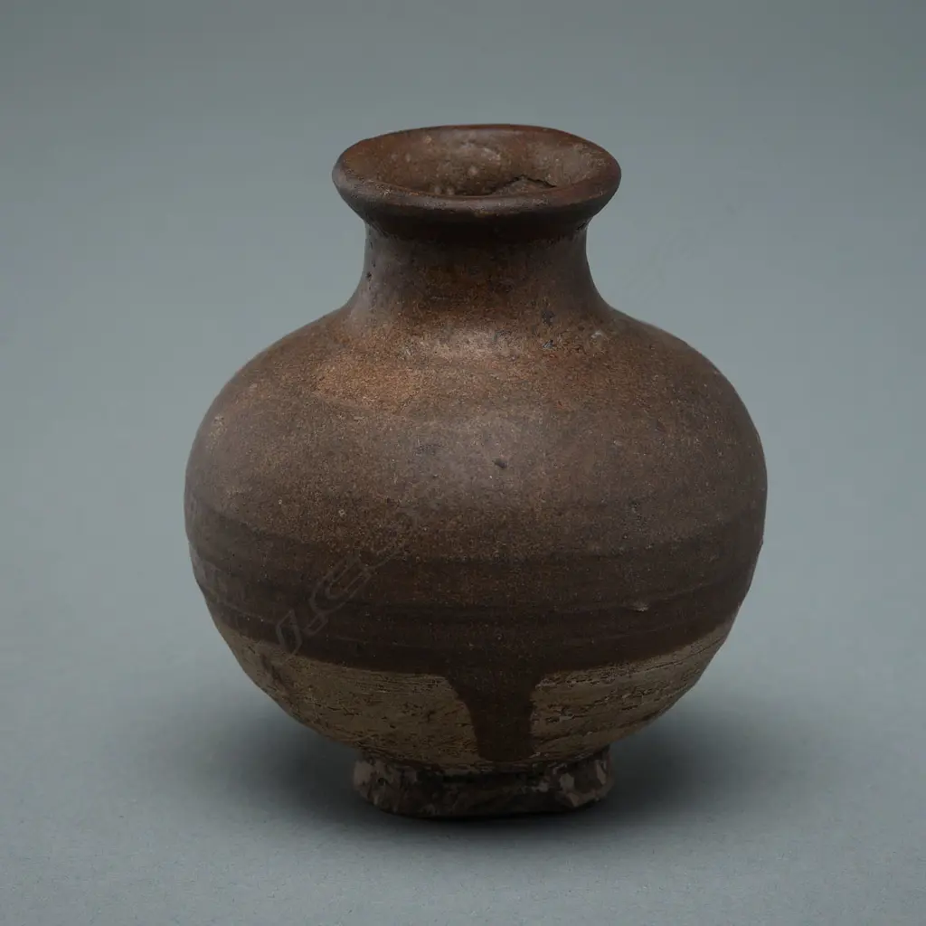 Stoneware jarlet – Sawankhalok - c.15thC, Image 1++
